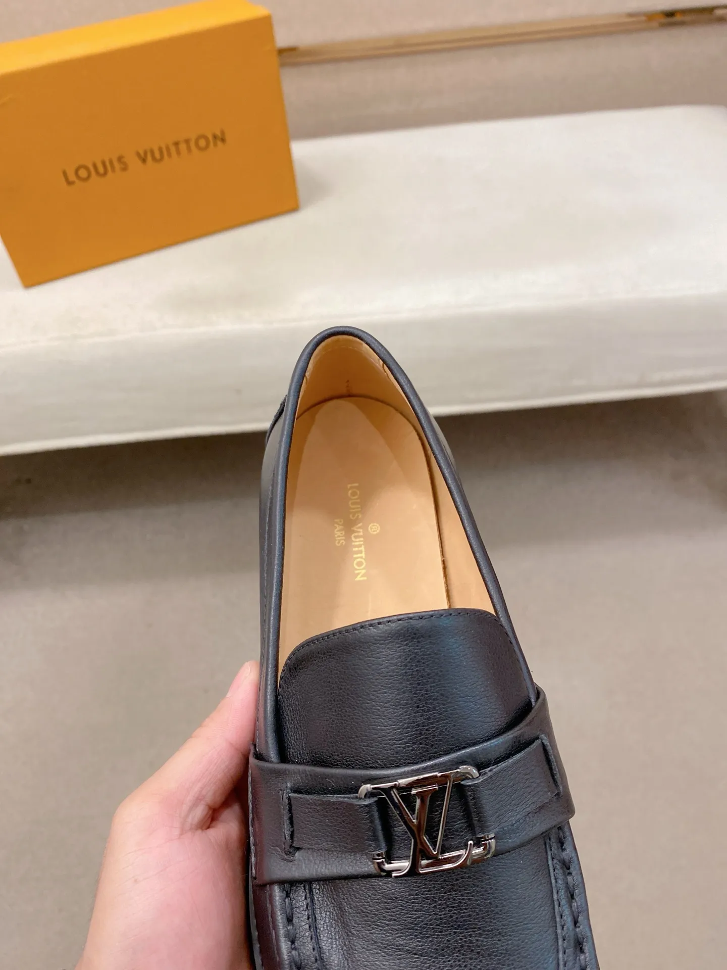 Men's shoes 💰 500💰⚡️New models available⚡️Louis Vuitton (Louis Vuitton/LV) casual, business formal wear! Made with pure Italian craftsmanship, the upper is made of first-layer cowhide, which is full of texture! The lining is cowhide and the original rubber leather shoe outsole. The style is atmospheric and comfortable! Positive code 38-44